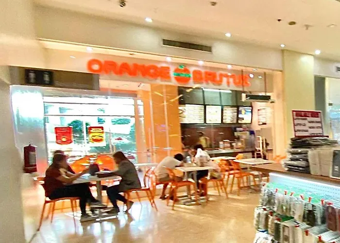 Group-friendly 2br With Mall Access Aparthotel 3*