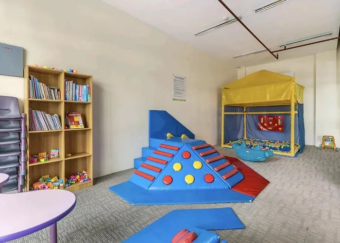 Group-friendly 2br With Mall Access Aparthotel
