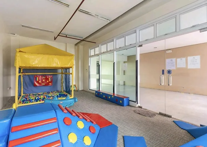 Group-friendly 2br With Mall Access 3*