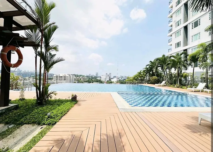 Aparthotel Group-friendly 2br With Mall Access